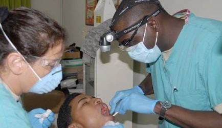 ¿Te gustaría crecer profesionalmente al estudiar para ser Auxiliar de Clínica Dental? Encuentra aquí los 5 principales Centros de Formación